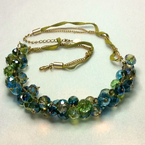 FINAL SALE PRICE Ali Khan New York Sparkly Necklace in Green/Blue - Picture 1 of 4
